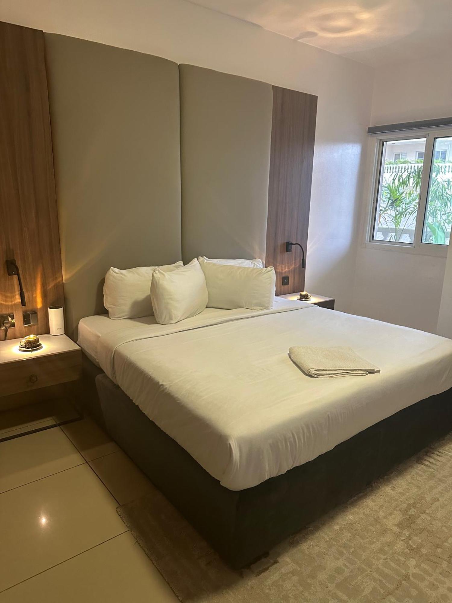 לגוס Guided Hospitality - Luxury Accommodations מראה חיצוני תמונה